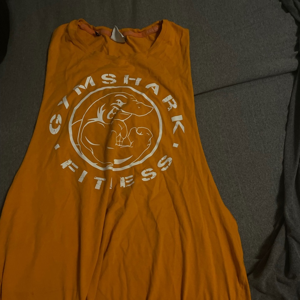 Gymshark tank worn a couple of times it’s a large orange tank